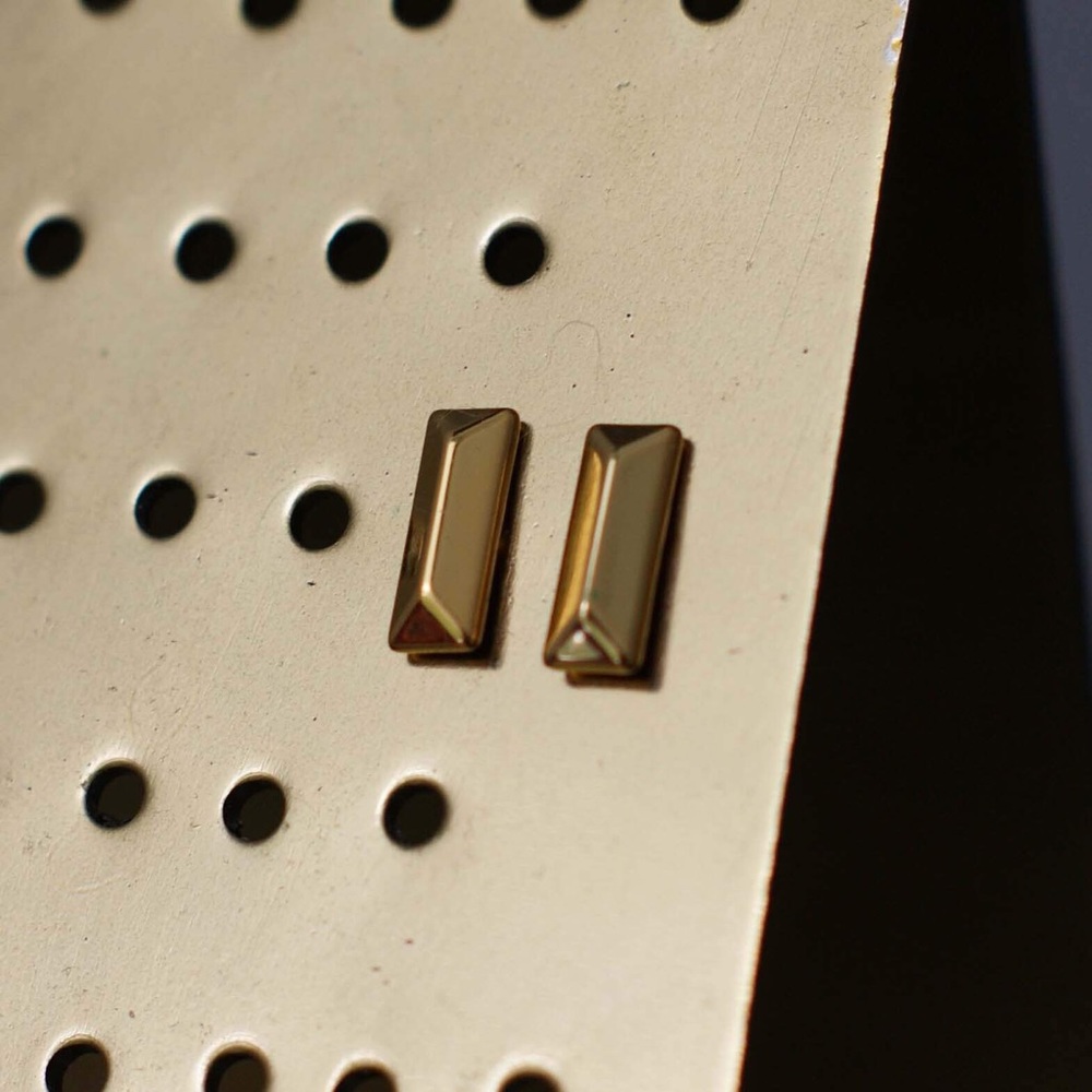 Stella & Dot Gold Bar Stud